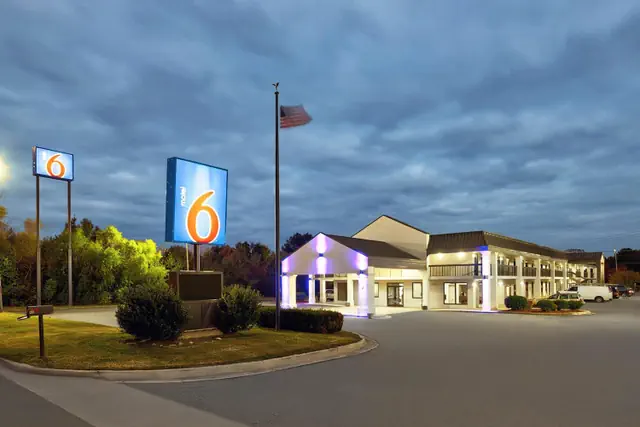 Photo 1 - Motel 6 Scottsboro, AL Hwy 72