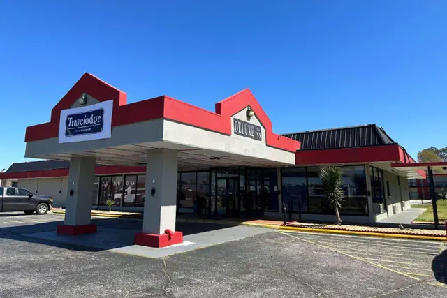 Photo 1 - Ramada by Wyndham Lumberton NC North