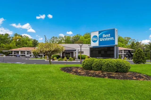 Photo 1 - Best Western Bordentown Inn