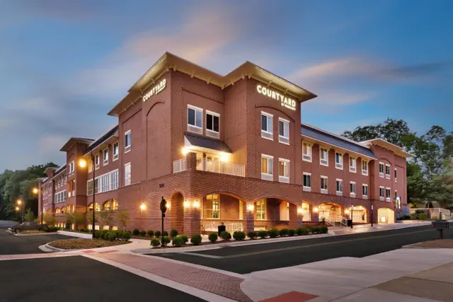 Photo 1 - Courtyard by Marriott Atlanta Duluth Downtown