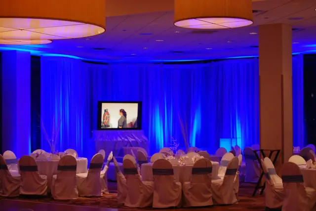 Photo 1 - DoubleTree by Hilton Hotel and Conference Center Chicago North Shore