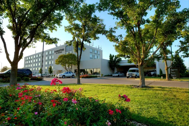Photo 1 - DoubleTree by Hilton Wichita Airport