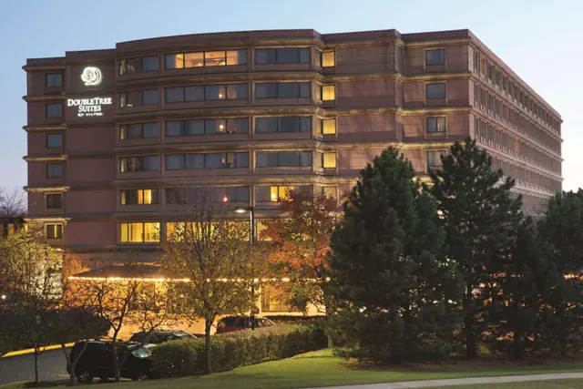 Photo 1 - DoubleTree Suites by Hilton Hotel & Conference Center Chicago-Downers Grove