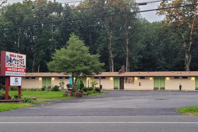 Photo 1 - Hill Top Motel
