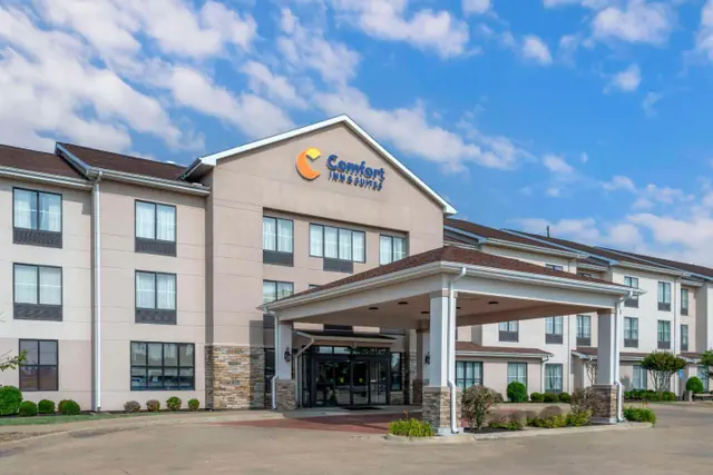 Photo 1 - Comfort Inn & Suites Blytheville