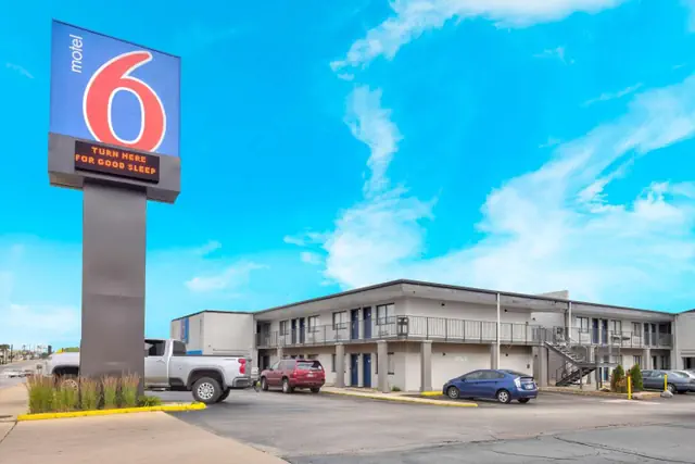 Photo 1 - Motel 6-Villa Park, IL - Chicago West