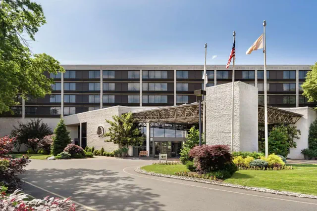 Photo 1 - DoubleTree by Hilton Hotel & Executive Meeting Center Somerset
