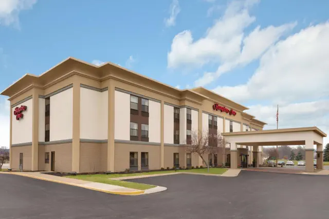 Photo 1 - Hampton Inn Akron-Fairlawn