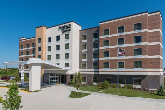 Photo 1 - Fairfield Inn & Suites by Marriott Chicago Schaumburg