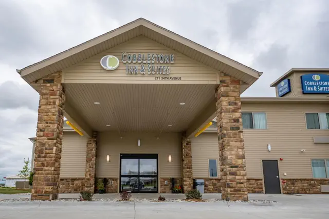 Photo 1 - Cobblestone Hotel & Suites-Sheldon