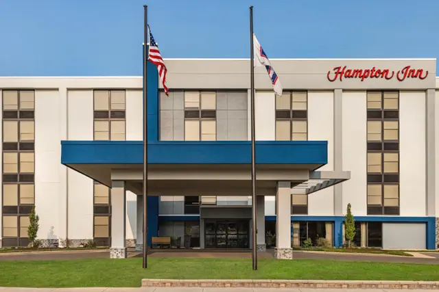 Photo 1 - Hampton Inn Chicago-O'Hare International Airport