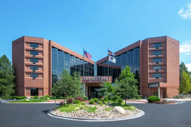 Photo 1 - DoubleTree by Hilton Hotel Denver - Aurora
