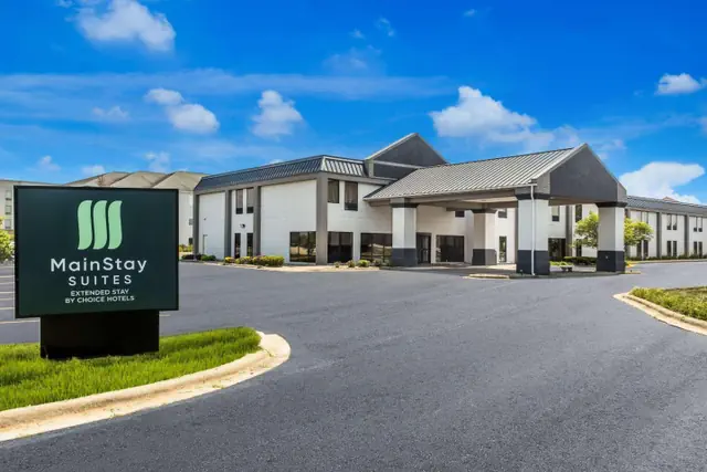 Photo 1 - MainStay Suites Bourbonnais - Kankakee