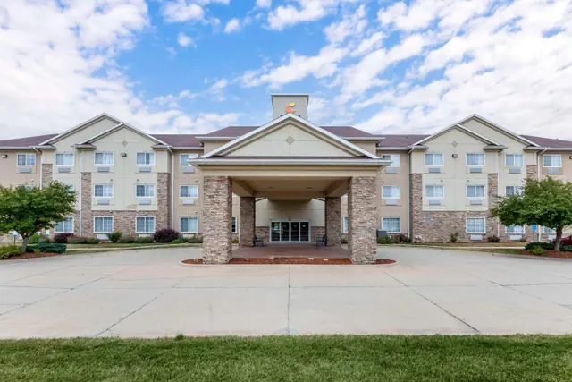 Photo 1 - Comfort Suites Cedar Falls Industrial Park