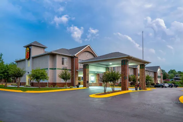 Photo 1 - Super 8 by Wyndham Salisbury