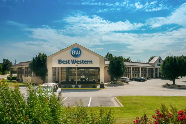 Photo 1 - Best Western Windsor Suites