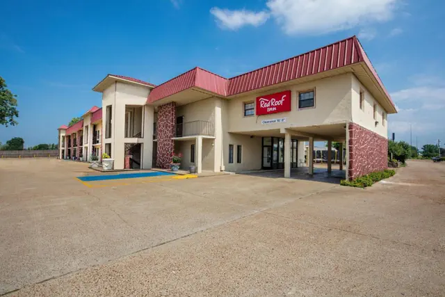 Photo 1 - Days Inn by Wyndham Forrest City I 40