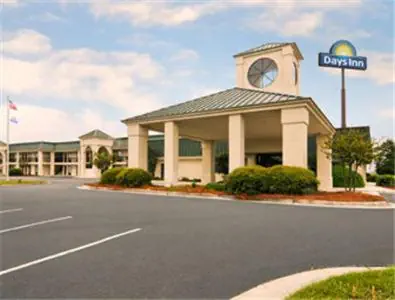 Photo 1 - Days Inn by Wyndham Metter