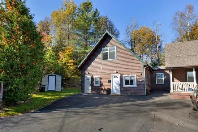 Photo 1 - Modern Home &Cozy