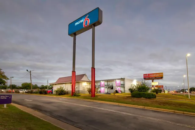 Photo 1 - Motel 6 Tuscaloosa AL University