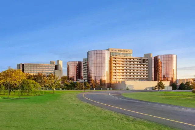 Photo 1 - Hyatt Regency O'Hare Chicago