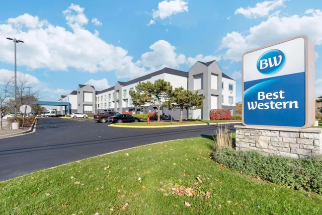 Photo 1 - Best Western Glenview - Chicagoland Inn and Suites