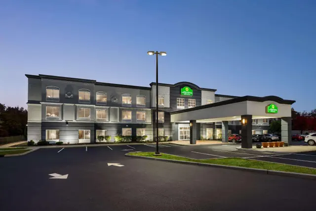 Photo 1 - La Quinta by Wyndham Mt. Laurel - Philadelphia