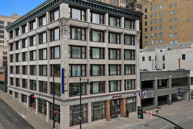 Photo 1 - Hampton Inn Kansas City - Downtown Financial District