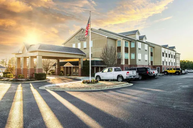 Photo 1 - Country Inn & Suites by Radisson, El Dorado, AR