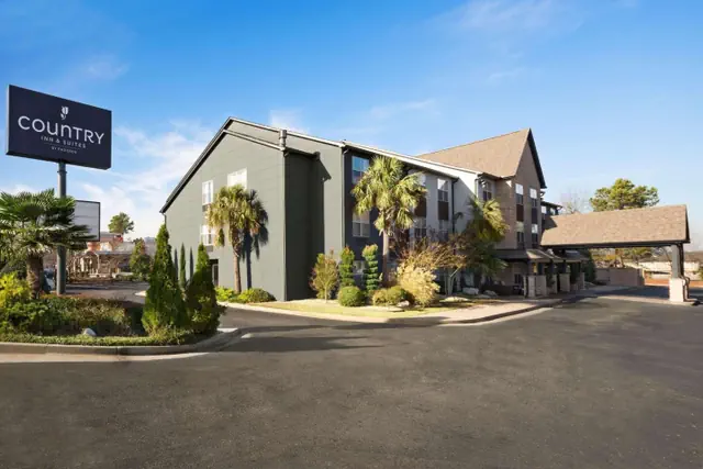 Photo 1 - Baymont Inn & Suites by Wyndham Morrow - Atlanta I-75 South