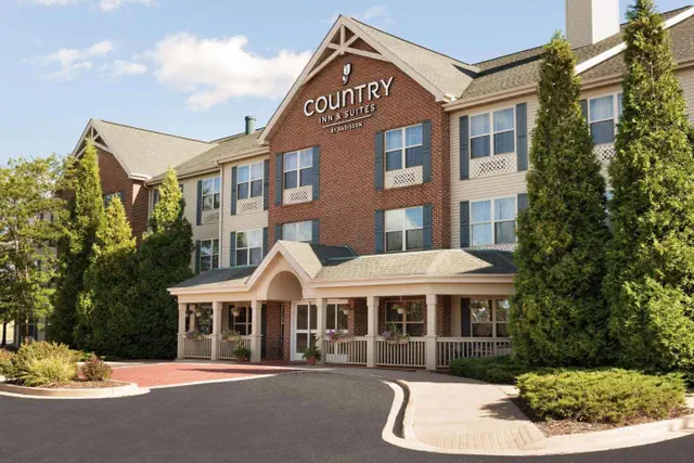 Photo 1 - Country Inn & Suites by Radisson, Sycamore, IL