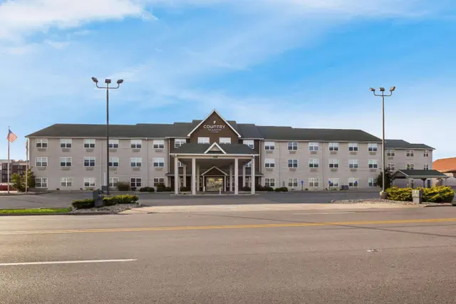 Photo 1 - Country Inn & Suites by Radisson, Marion, IL