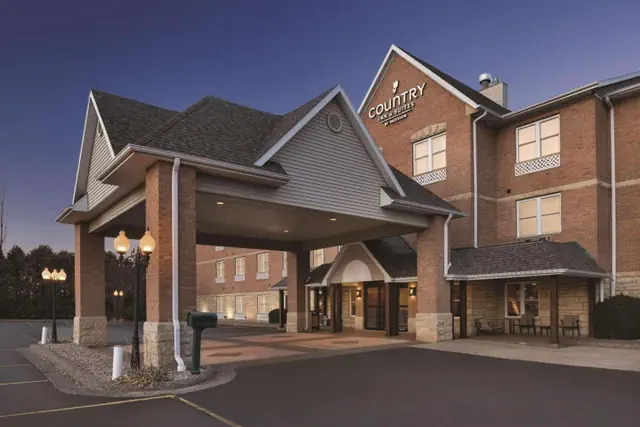 Photo 1 - Country Inn & Suites by Radisson, Galena, IL