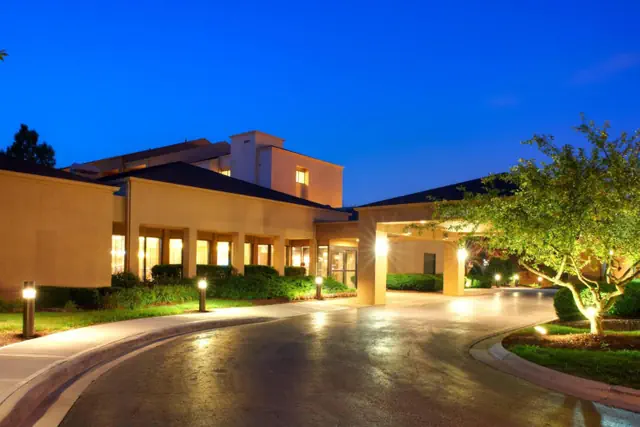 Photo 1 - Courtyard Columbus Worthington