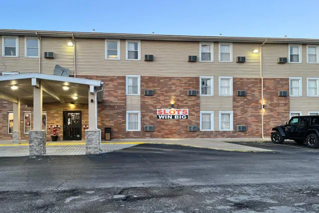 Photo 1 - Motel 6 Litchfield, IL