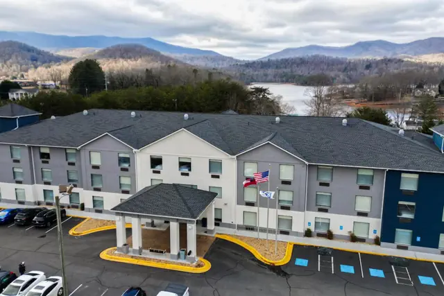 Photo 1 - Holiday Inn Express & Suites Hiawassee by IHG