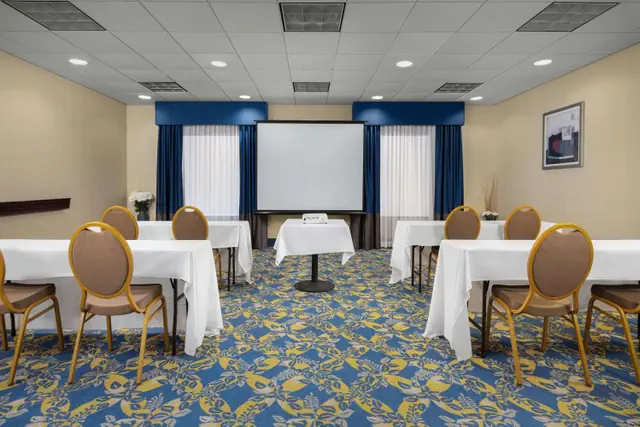 Photo 1 - Hampton Inn Syracuse Clay