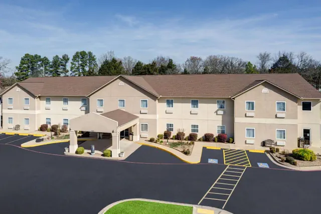 Photo 1 - Days Inn & Suites by Wyndham Cabot