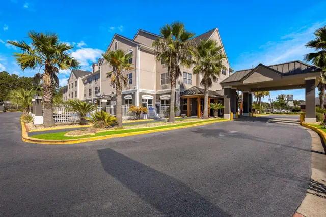 Photo 1 - Country Inn & Suites by Radisson, Hinesville, GA