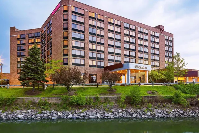 Photo 1 - Sheraton Lisle Naperville Hotel