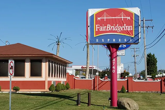 Photo 1 - Gurnee Motel