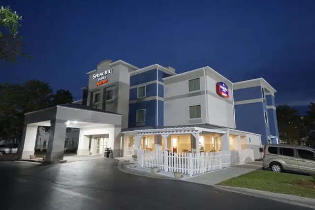 Photo 1 - Country Inn & Suites by Radisson, Savannah Southside