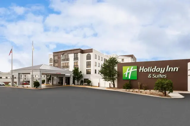 Photo 1 - Holiday Inn & Suites Springfield - I-44 by IHG
