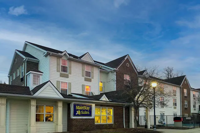 Photo 1 - MainStay Suites Middleburg Heights Cleveland Airport
