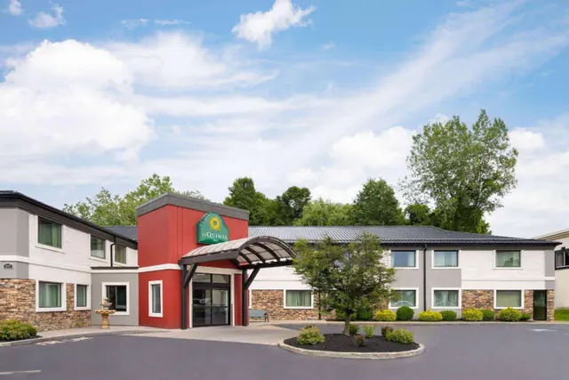 Photo 1 - La Quinta Inn by Wyndham Buffalo Airport