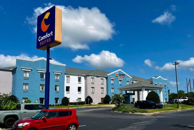 Photo 1 - Comfort Suites Gadsden Attalla