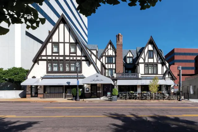 Photo 1 - Seven Gables Inn, St Louis West, a Tribute Portfolio Hotel