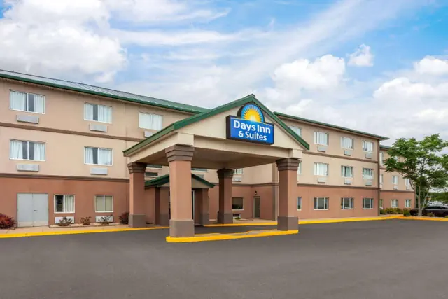 Photo 1 - Days Inn & Suites by Wyndham Morris I-80