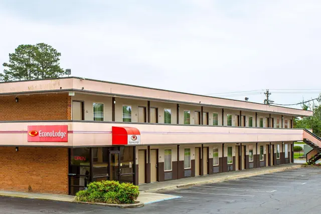 Photo 1 - Economy Inn
