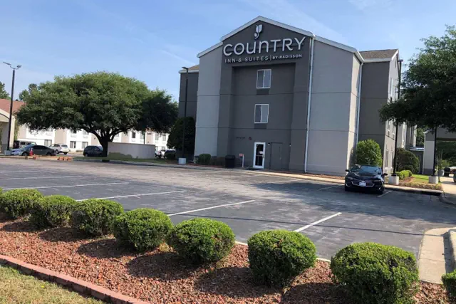 Photo 1 - Country Inn & Suites by Radisson, Fayetteville I-95, NC